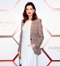 Anne Hathaway, 43&nbsp;года, 